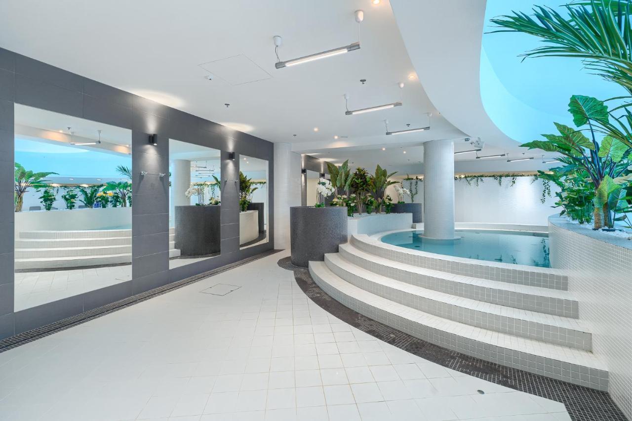 Апартаменти Margi Tokyo Lux Balcony Pool Sauna
